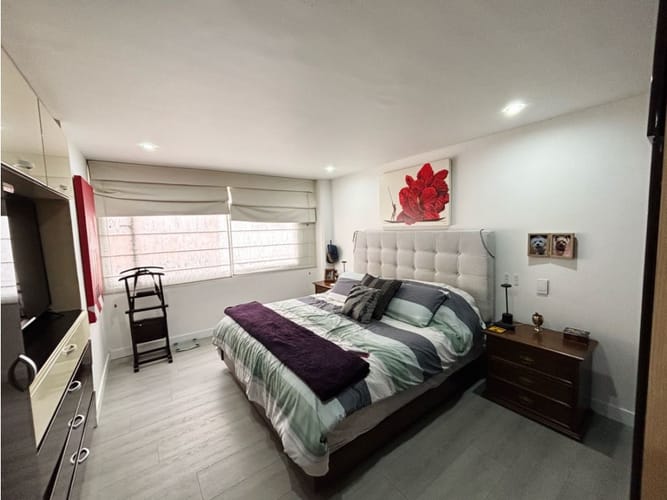 Apartamento de 3 alcobas en venta en Santa Barbara, Bogotá, 143 m² · foto 14 de 16