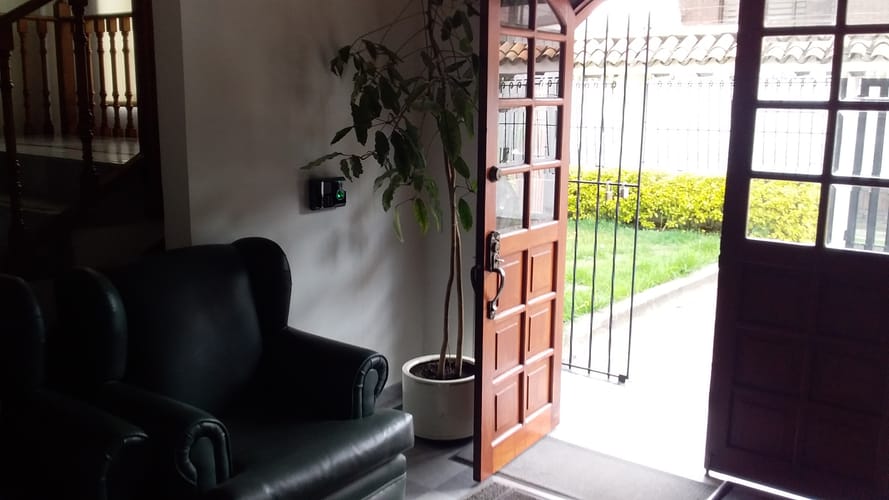 Casa de 6 alcobas en venta en Cedritos, Bogotá, 400 m² · foto 3 de 20