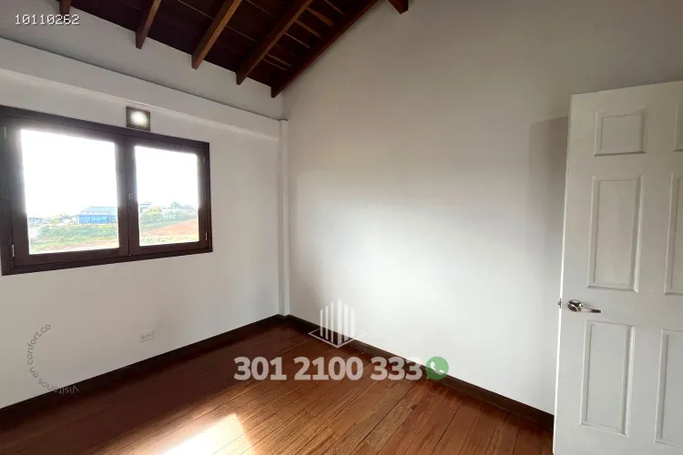 Casa de 3 alcobas en venta en Loma Del Escobero, El Retiro, 210 m² · foto 16 de 24