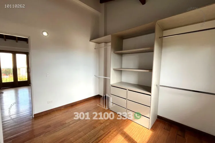 Casa de 3 alcobas en venta en Loma Del Escobero, El Retiro, 210 m² · foto 18 de 24
