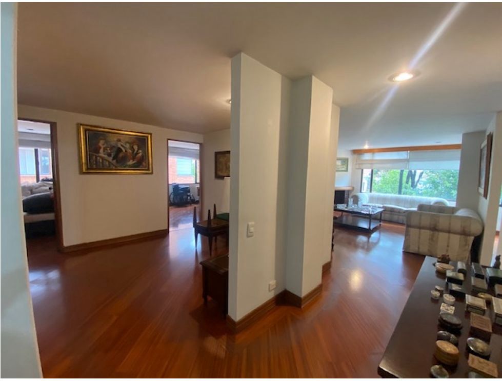 Apartamento en venta en Chico Norte, Bogotá · foto 2 de 16
