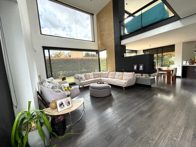 Casa de 4 alcobas en venta en Cota, 244 m² · foto 2 de 24