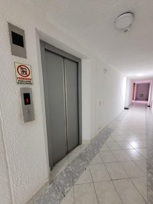 Apartamento de 3 alcobas en venta en Fontibon, Bogotá, 66 m² · foto 2 de 21