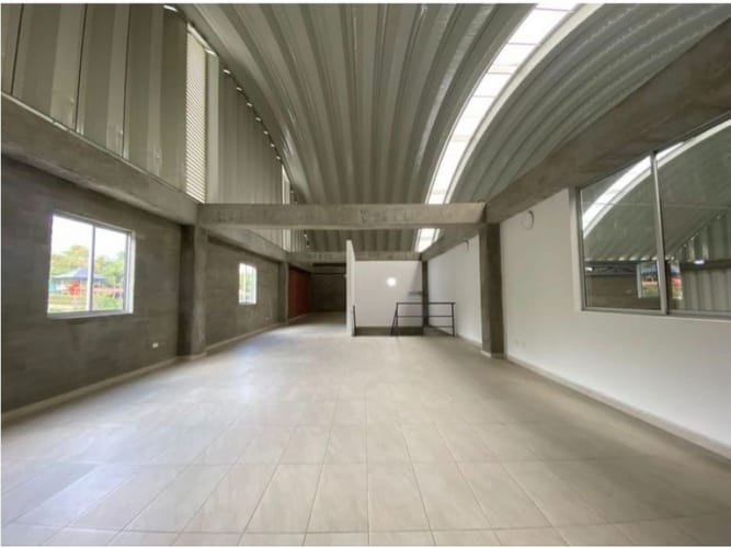 Bodega en arriendo en Actividad Multiple, Copacabana, 638 m² · foto 3 de 11