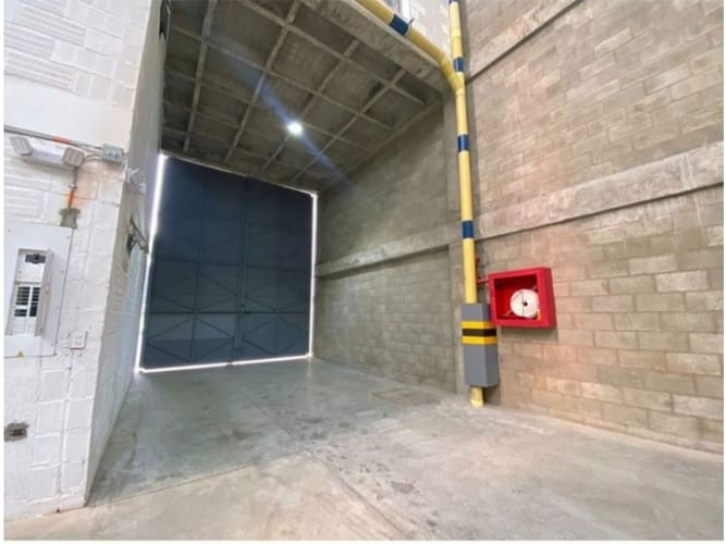 Bodega en arriendo en Actividad Multiple, Copacabana, 638 m² · foto 10 de 11