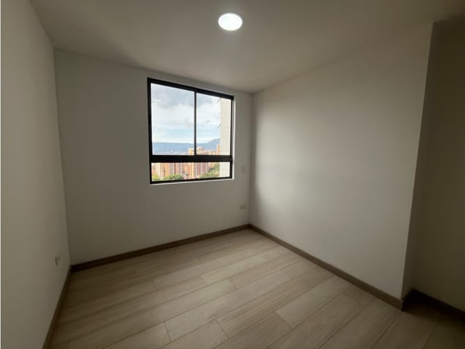 Apartamento de 3 alcobas en arriendo en El Carmelo Ii, Sabaneta, 85 m² · foto 9 de 20