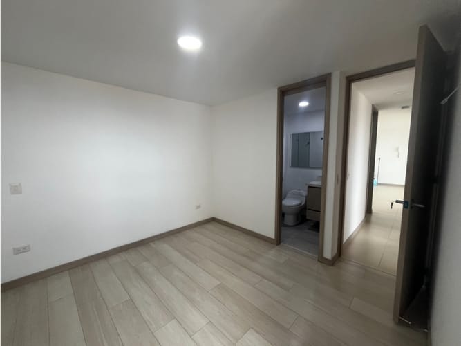 Apartamento de 3 alcobas en arriendo en El Carmelo Ii, Sabaneta, 85 m² · foto 13 de 20