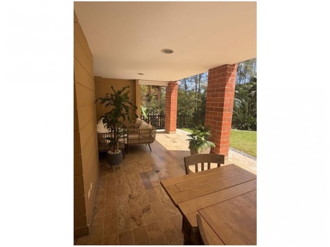 Casa de 5 alcobas en venta en La Sebastiana, Envigado, 408 m² · foto 4 de 17