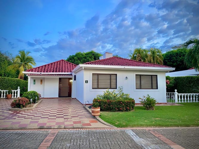 Casa de 4 alcobas en venta en Ricaurte, 200 m² · foto 3 de 24