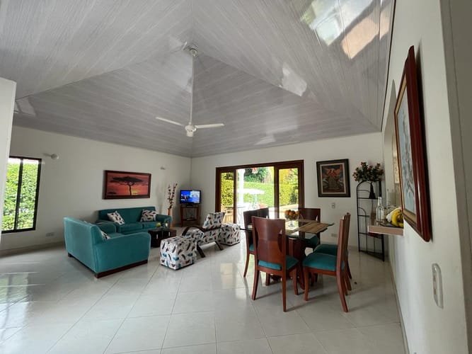 Casa de 4 alcobas en venta en Ricaurte, 200 m² · foto 6 de 24
