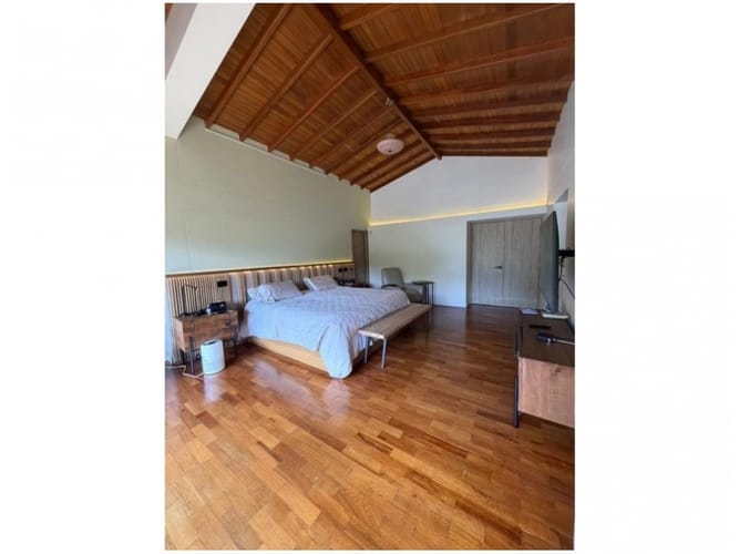 Casa de 5 alcobas en venta en La Sebastiana, Envigado, 408 m² · foto 12 de 17