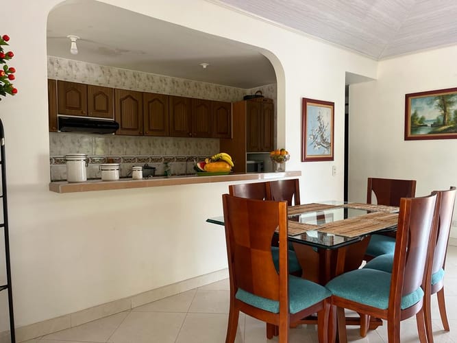 Casa de 4 alcobas en venta en Ricaurte, 200 m² · foto 11 de 24