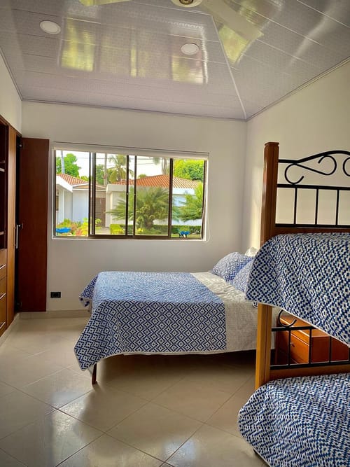 Casa de 4 alcobas en venta en Ricaurte, 200 m² · foto 16 de 24
