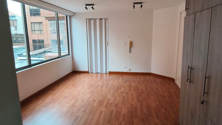 Apartaestudio en venta en Santa Barbara, Bogotá, 31 m² · foto 2 de 8