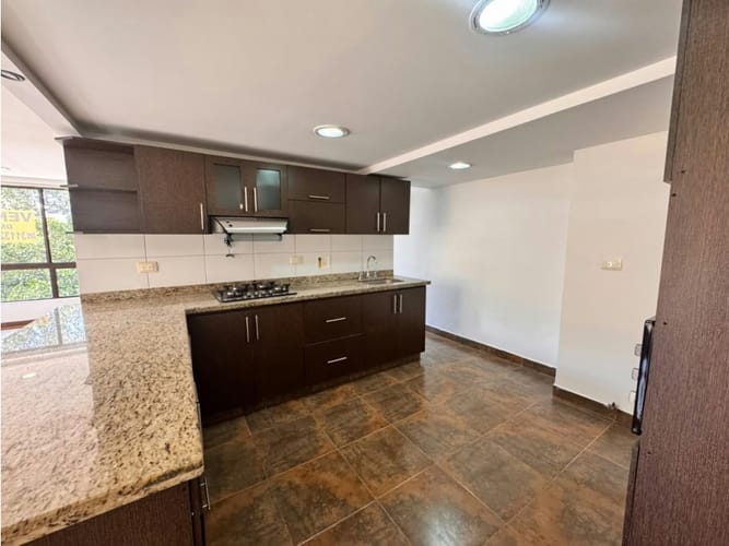 Apartamento de 3 alcobas en venta en El Poblado, Medellín, 107 m² · foto 4 de 15