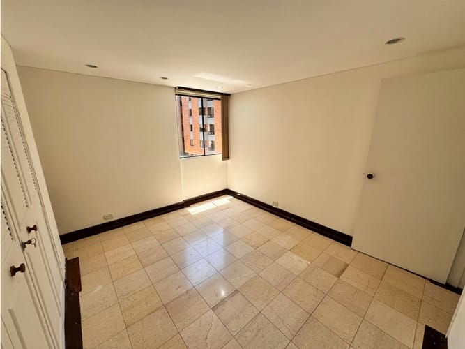Apartamento de 3 alcobas en venta en El Poblado, Medellín, 107 m² · foto 12 de 15