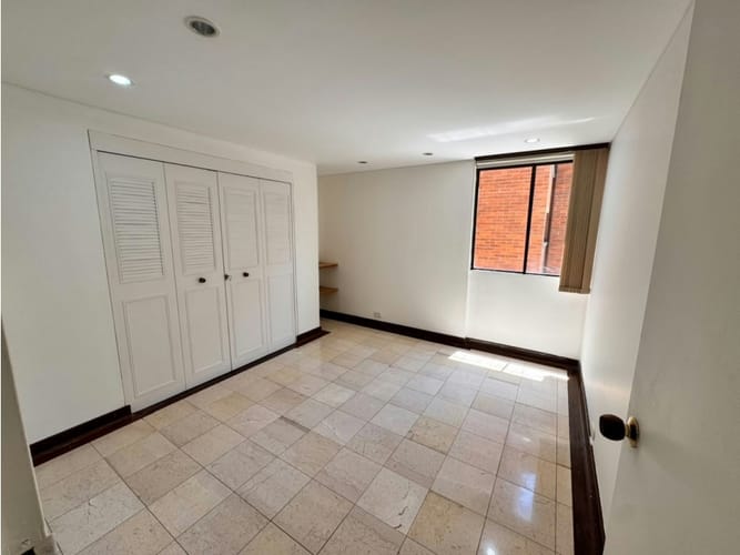 Apartamento de 3 alcobas en venta en El Poblado, Medellín, 107 m² · foto 14 de 15