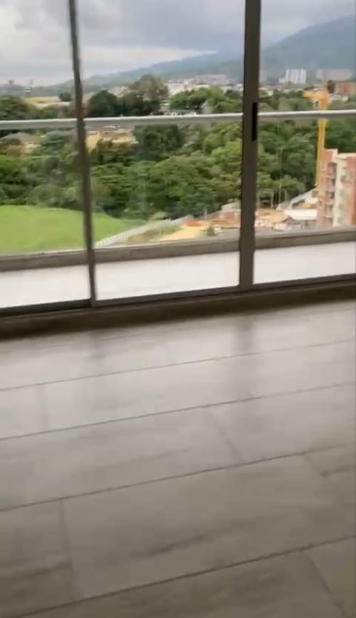 Apartamento de 3 alcobas en venta en Rosales De Tahilandia, Ibagué, 89 m² · foto 2 de 9