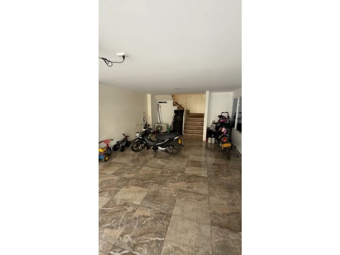 Edificio en venta en Valle Del Lili, Cali, 525 m² · foto 2 de 10