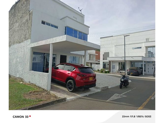 Casa de 6 alcobas en venta en Las Mercedes, Jamundí, 300 m² · foto 3 de 24