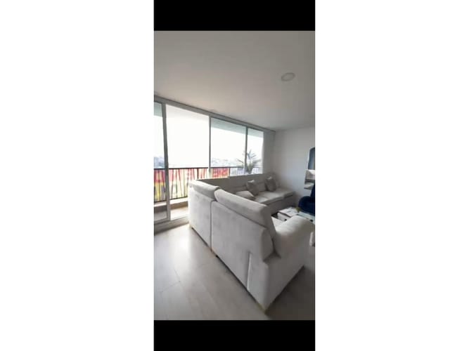 Apartamento de 3 alcobas en venta en Ricaurte, Bogotá, 79 m² · foto 4 de 23