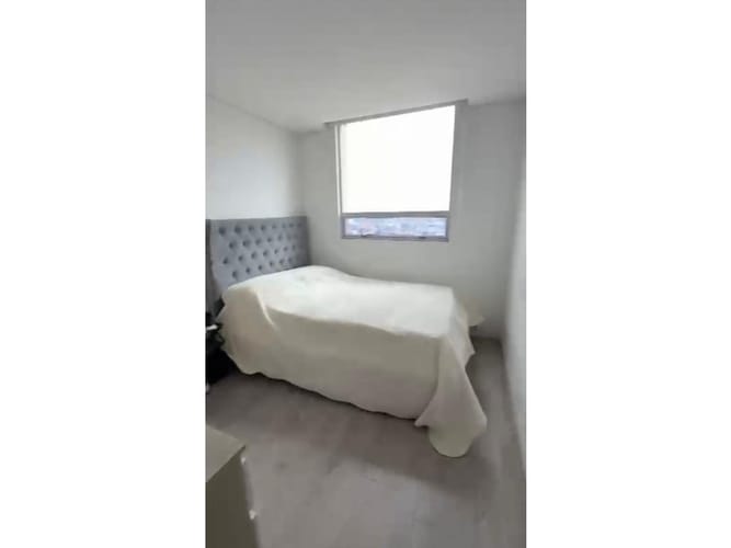 Apartamento de 3 alcobas en venta en Ricaurte, Bogotá, 79 m² · foto 10 de 23