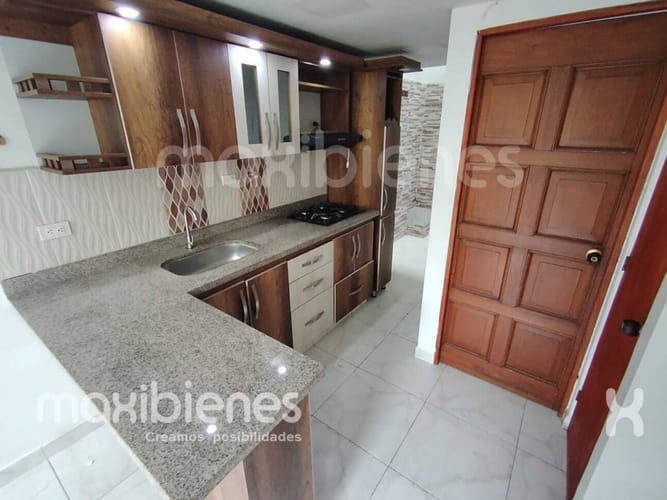 Casa de 4 alcobas en arriendo en Pajarito, Medellín, 75 m² · foto 2 de 17