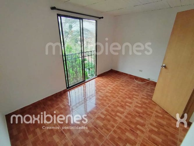 Casa de 4 alcobas en arriendo en Pajarito, Medellín, 75 m² · foto 8 de 17