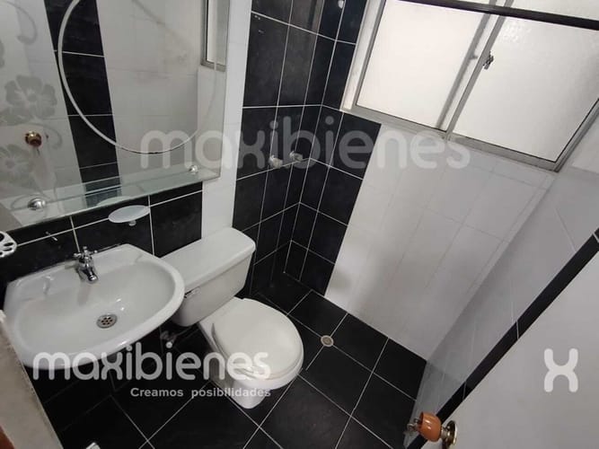 Casa de 4 alcobas en arriendo en Pajarito, Medellín, 75 m² · foto 10 de 17
