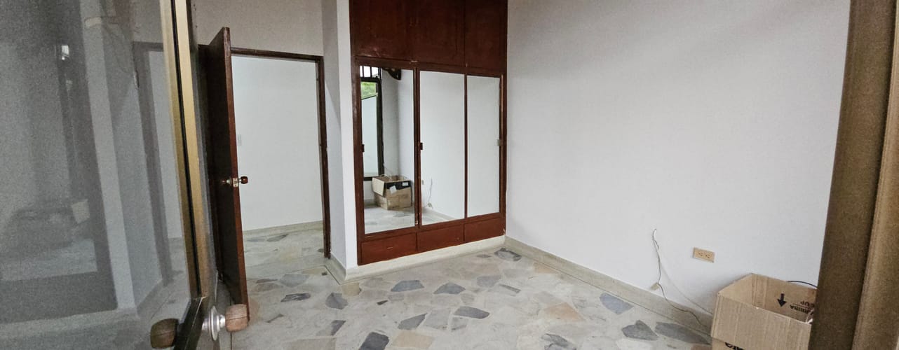 Casa de 5 alcobas en venta en La Independencia, Neiva, 217 m² · foto 13 de 24
