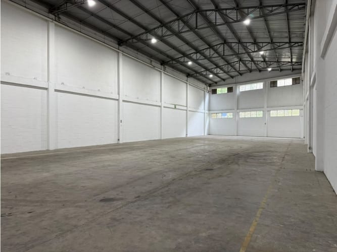 Bodega en arriendo en La Tablaza, La Estrella, 906 m² · foto 3 de 12