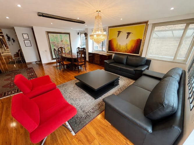 Apartamento de 3 alcobas en venta en Chicó Navarra, Bogotá, 220 m² · foto 3 de 17