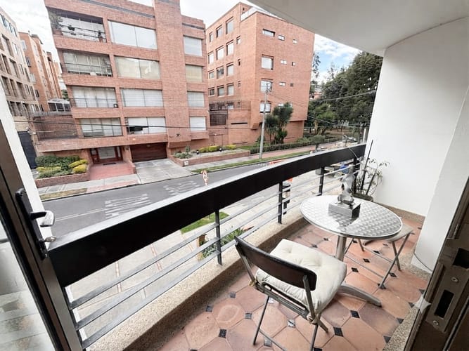 Apartamento de 3 alcobas en venta en Chicó Navarra, Bogotá, 220 m² · foto 4 de 17