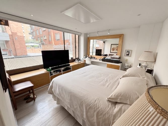 Apartamento de 3 alcobas en venta en Chicó Navarra, Bogotá, 220 m² · foto 9 de 17