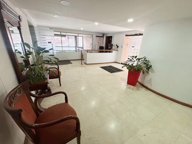Apartamento de 3 alcobas en venta en Chicó Navarra, Bogotá, 220 m² · foto 15 de 17