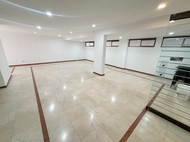 Apartamento de 3 alcobas en venta en Chicó Navarra, Bogotá, 220 m² · foto 16 de 17