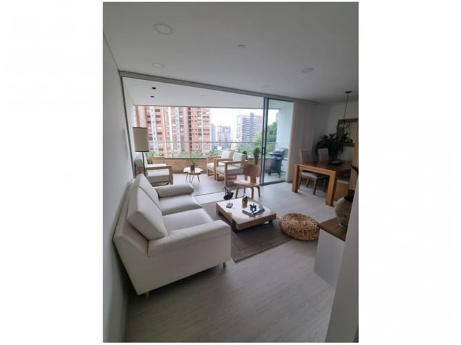 Apartamento de 3 alcobas en venta en Loma Del Chocho, Envigado, 104 m² · foto 2 de 7
