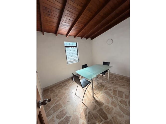 Oficina en arriendo en La Gloria, Medellín, 16 m² · foto 4 de 11