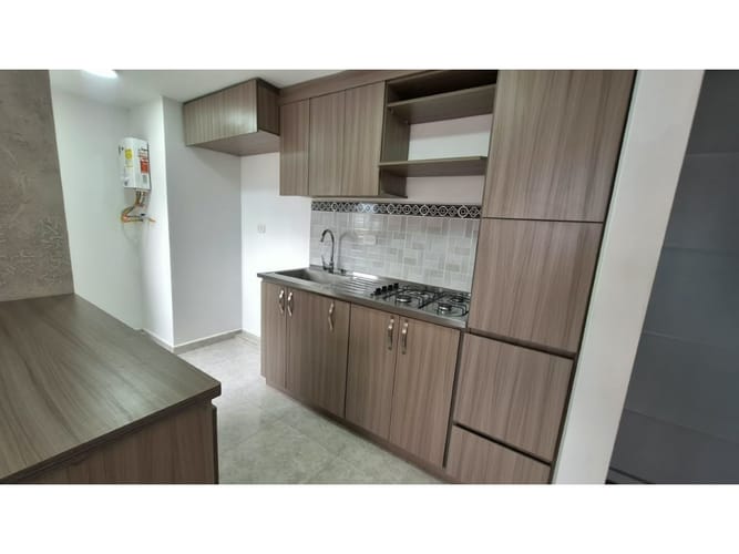 Apartamento de 3 alcobas en venta en Bucaros, Bello, 57 m² · foto 2 de 17