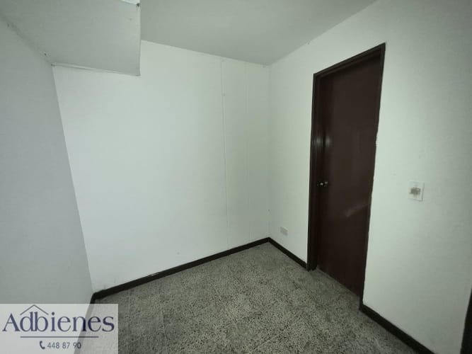 Casa de 7 alcobas en arriendo en La Almeria, Medellín, 400 m² · foto 10 de 20