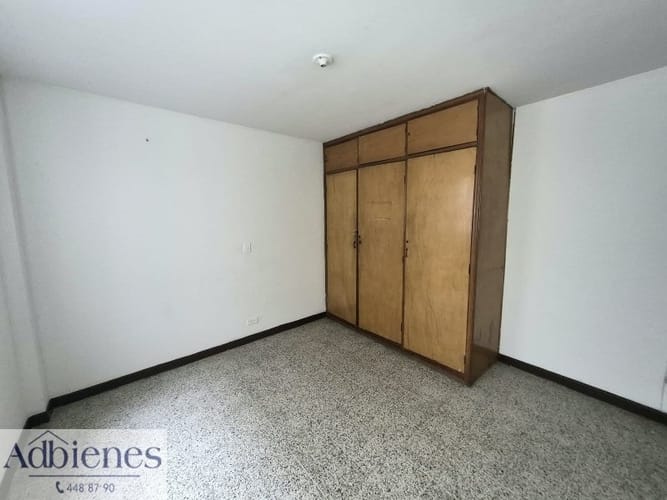 Casa de 7 alcobas en arriendo en La Almeria, Medellín, 400 m² · foto 11 de 20