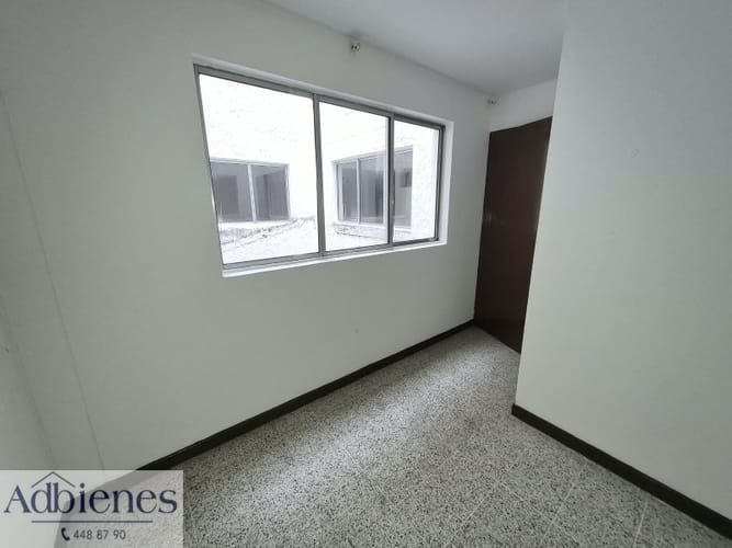 Casa de 7 alcobas en arriendo en La Almeria, Medellín, 400 m² · foto 14 de 20