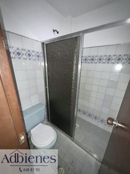 Casa de 7 alcobas en arriendo en La Almeria, Medellín, 400 m² · foto 16 de 20