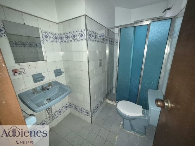 Casa de 7 alcobas en arriendo en La Almeria, Medellín, 400 m² · foto 17 de 20