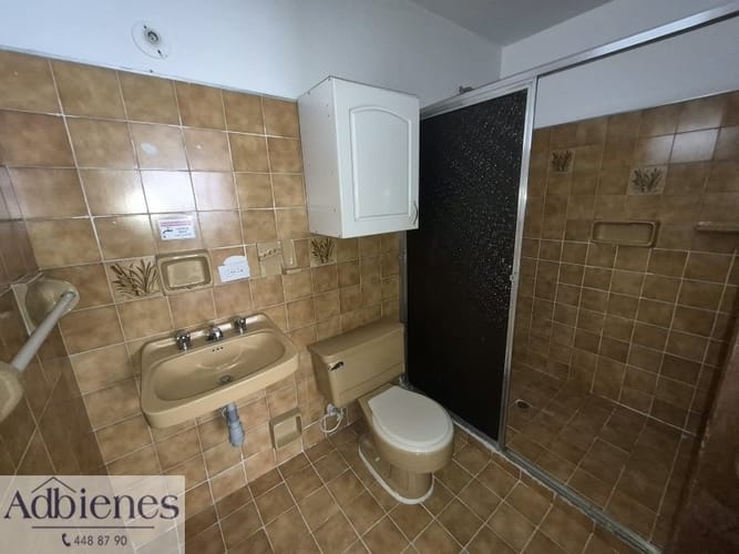 Casa de 7 alcobas en arriendo en La Almeria, Medellín, 400 m² · foto 19 de 20
