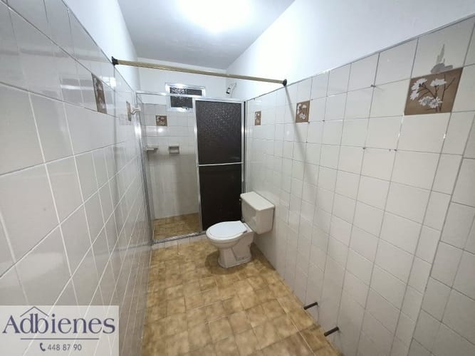 Casa de 7 alcobas en arriendo en La Almeria, Medellín, 400 m² · foto 20 de 20