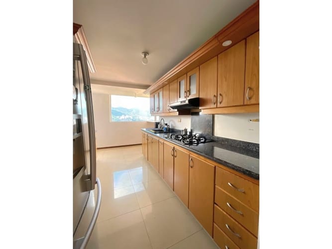 Apartamento de 3 alcobas en arriendo en El Poblado, Medellín, 146 m² · foto 8 de 16
