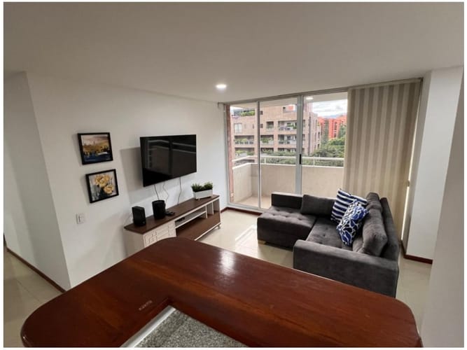Apartamento de 2 alcobas en venta en Lalinde, Medellín, 68 m² · foto 3 de 6