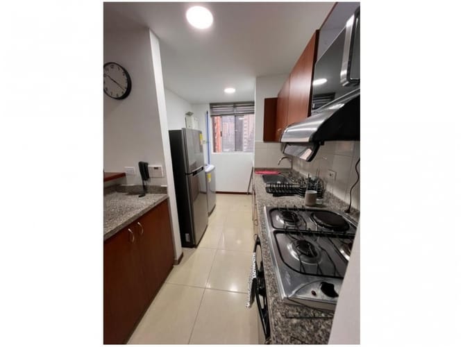 Apartamento de 2 alcobas en venta en Lalinde, Medellín, 68 m² · foto 4 de 6
