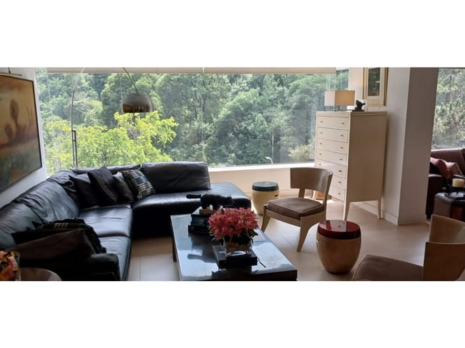 Apartamento de 3 alcobas en venta en Chicó Reservado, Bogotá, 210 m² · foto 1 de 24